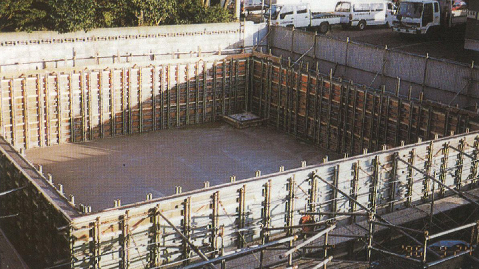 本社免震ビル、基礎型枠工事